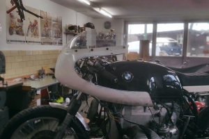 UNI Polokapotáž Cafe Racer Aermacchi 250-350-402cc na moto BMW R65