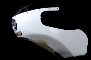 světlomet-Chrom 4 1/2 palce - ukázka v kapotáži Ducati Imola