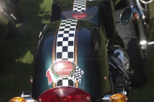 Benelli 500 sedlo na Moto Guzzi v 50
