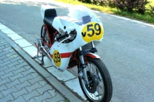 Kapotáž ČZ 250 Junior 1963- na moto Yamaha XS400 DOHC