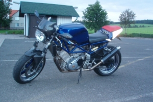 Přední blatník Motoforza carbon - na moto Yamaha TRX 850 cafe