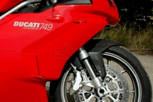 Ducati 749,999 2005-2006 přední blatník na moto