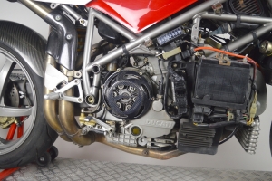 Víko spojky Ducati Corse, carbon na Ducati 998