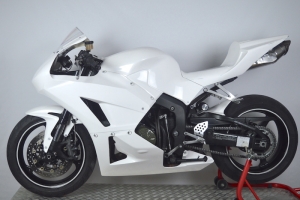 Honda CBR 600RR 2013- Přední kapotáž Racing - vč.instalace D ring šroubů GFK-sklolaminát - na moto