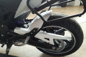ukázka na motocyklu - Honda CBR 600F 2013- zadní blatník s krytem řetězu, GFK 