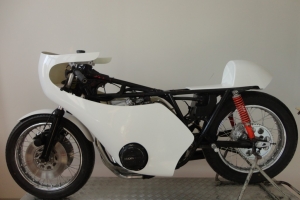 Kapotáž motoforza na Honda CB750 replika Daytona