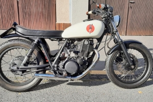 ukázka na moto Yamaha SR 500