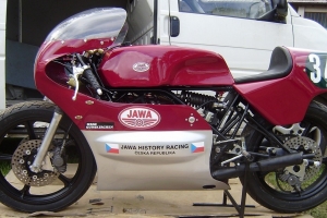 Sedlo Jawa / UNI / Jawa 250 šoupátko 1974 -(Maxton, Yamaha , Laverda)