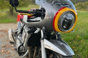 SET - Polokapotáž - Laverda SFC 750-1200, Motoguzzi - LED světlomet, GFK - na moto Suzuki Bandit