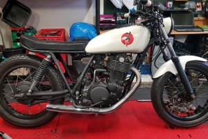 UNIVERSAL Přední blatník 250-750cc verze 2 - GFK - na moto Yamaha SR 500