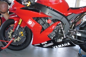 Yamaha YZF R-1 2004-2006 (RN12) / díly na moto