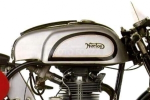 Norton Manx - Nádrž  na moto