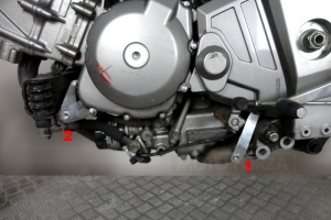 montážní sada - Suzuki SV 650 99-15, 650V-STROM 04-11, - levá strana, držák 1-2