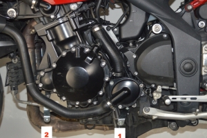 Klín pod motor Triumph 1050 Speed Triple 2011-2015,  - montážní sada na moto - Levá strana