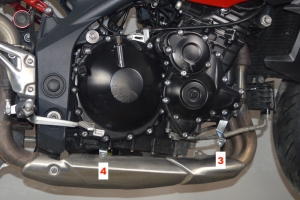 Klín pod motor Triumph 1050 Speed Triple 2011-2015,  - montážní sada na moto - Pravá strana