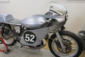 Kapotáž motoforza na Moto Guzzi V7 Sport and V 50 III racer.  