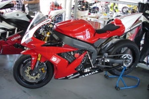 Díly na motocyklu Yamaha YZF R1 04-06