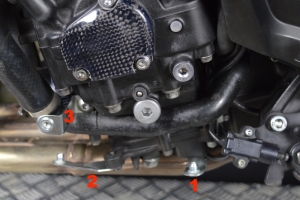 Držáky ke klínu pod motor Yamaha Fazer 8 / FZ8 2010-2014  - levá strana