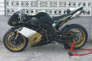 Díly na motocyklu R1 2007-08