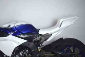 Yamaha YZF R1 2020- -  Přední kapotáž racing vč.instalace D ring šroubů - na moto