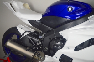 Yamaha YZF R6 2017- Sedlo racing SSP Design, GFK  - na moto