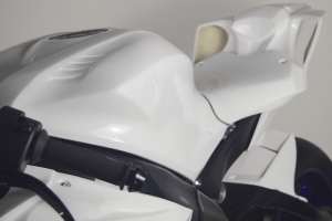 Yamaha YZF R6 2017- Sedlo racing SSP Design, GFK  - na moto s krytem nádrže
