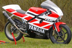 Parts on bike Yamaha szr 660